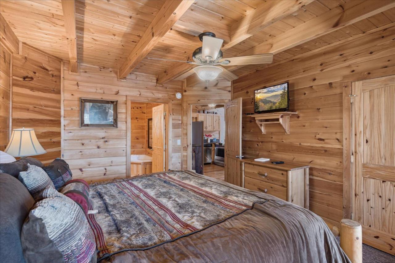 Peace Of Mind Cabin Севьервилл Экстерьер фото