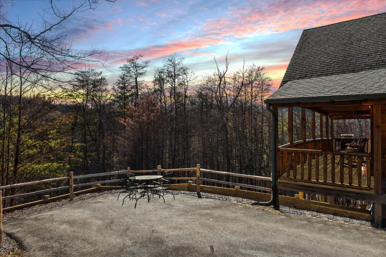 Peace Of Mind Cabin Севьервилл Экстерьер фото
